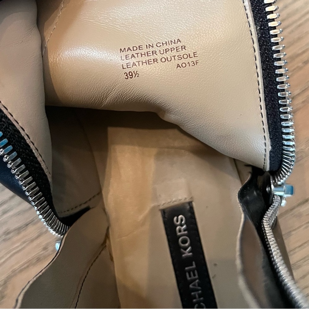Michael Kors Black Patent Leather Moto Ankle Side Zip Boots Women’s 39.5 US 9 - Picture 11 of 11